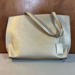 Nwt Reversible Vegan Leather Tote Bag with Clutch